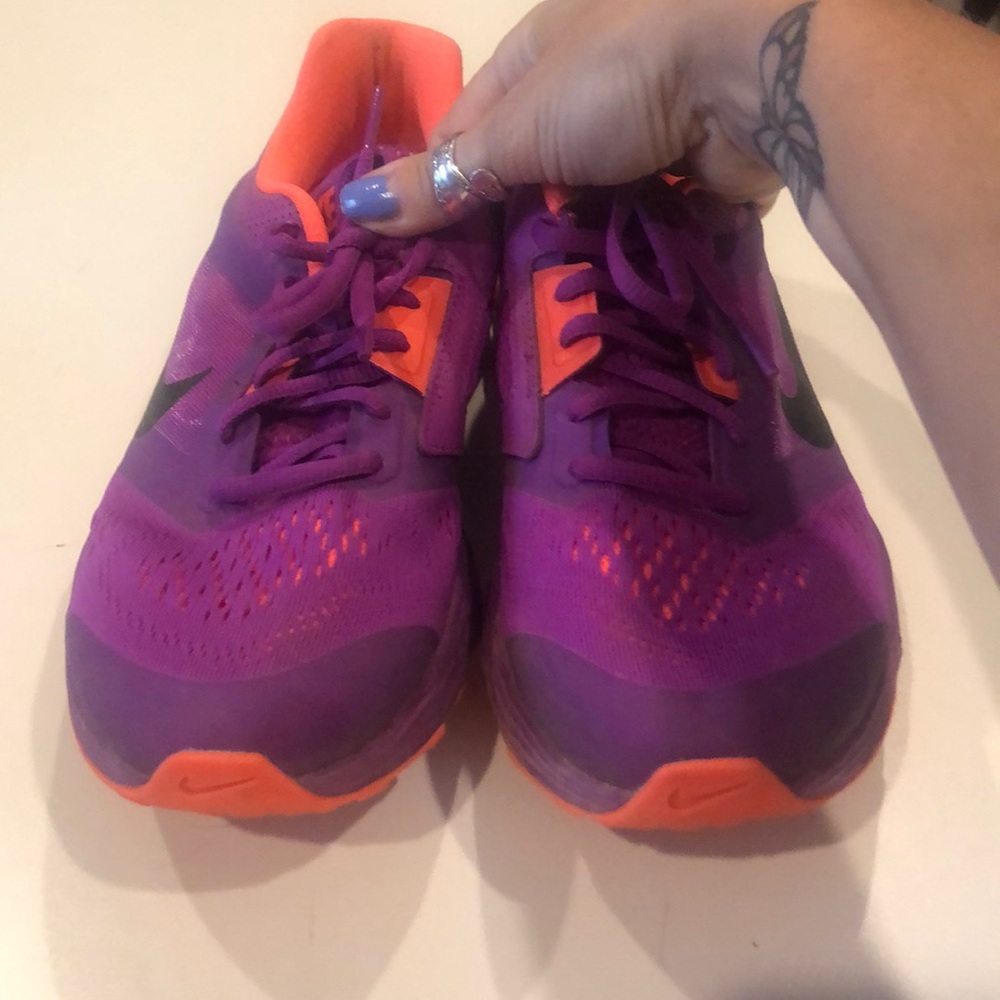 Nike Shoes - Picture 2 of 4
